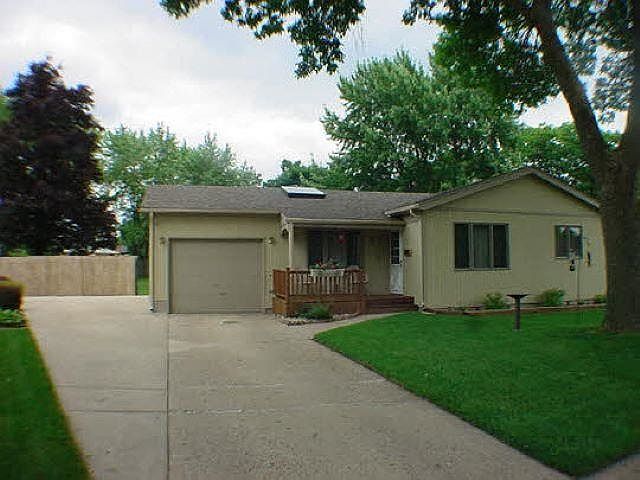 1st image of 2606 Beaumont Pl