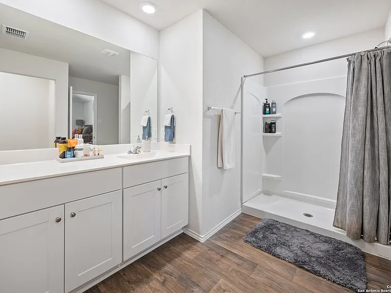 723 Armadillo Dr — Photo 24