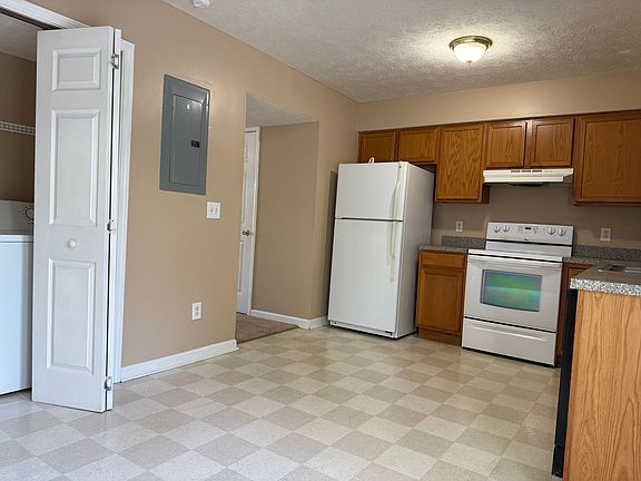 4th image of 238 E Green St #3