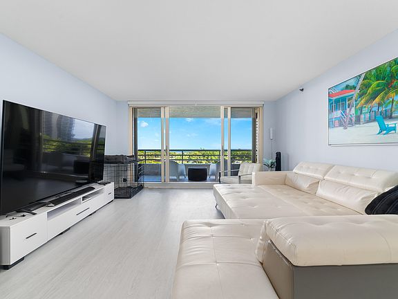 4th image of 4101 N Ocean Boulevard #505