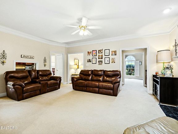 5th image of 2706 Moon Shores Dr