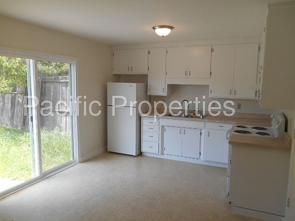 2nd image of 61 Holly Hts
