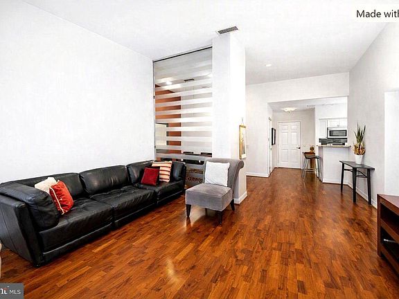 3rd image of 1600 Arch St APT 1610