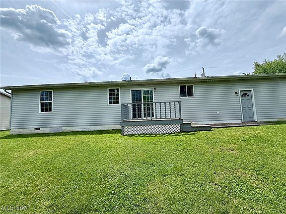 4th image of 32 Ash Cir