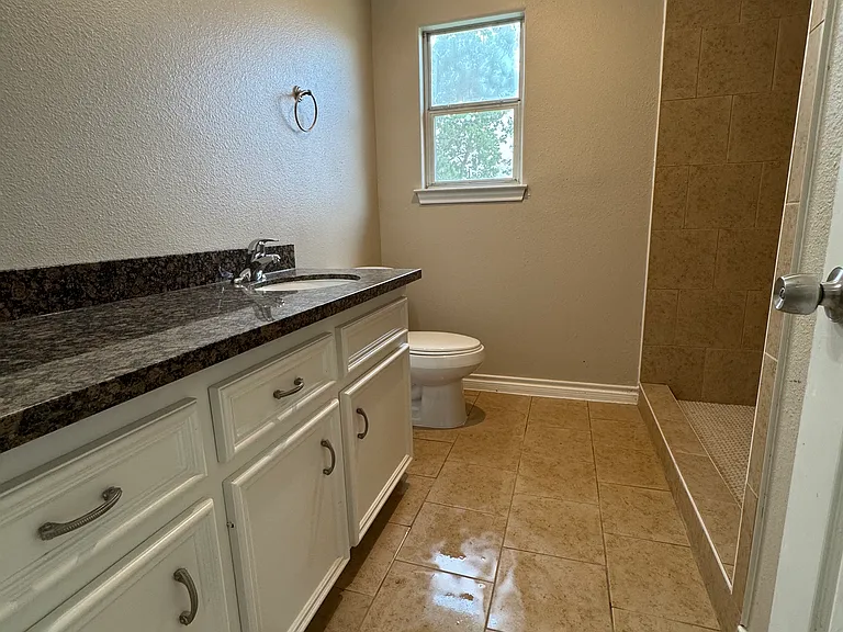 303 E John Alber Rd #B — Photo 3