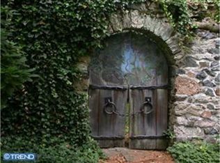 2480 N Feathering Rd, Media, PA 19063