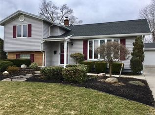 1040 Carter Dr, Grand Island, NY 14072