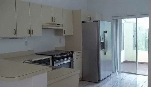 4th image of 3800 Amalfi Dr