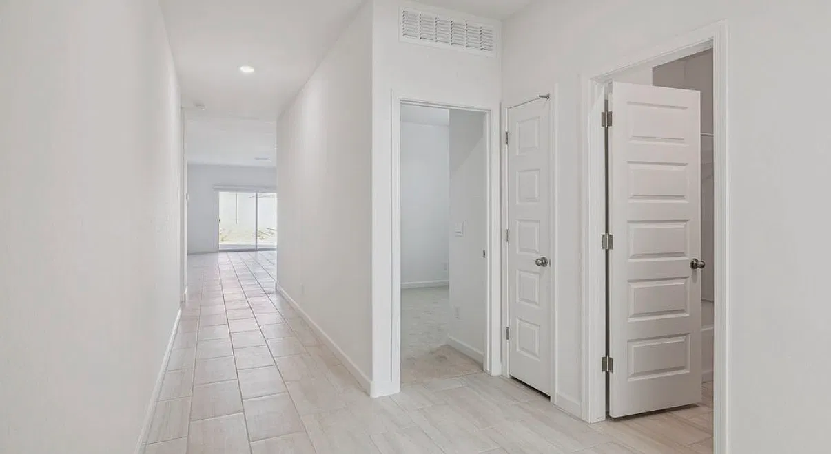 4 bed, 2.5 bath, 1854 sqft, $2,095 — Photo 2