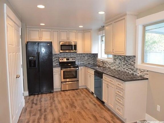 2nd image of 6928 S Jefferson Cir