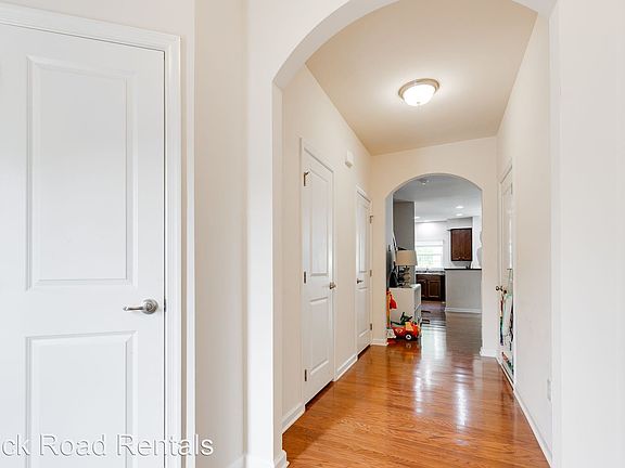 3rd image of 8944 Ringview Dr
