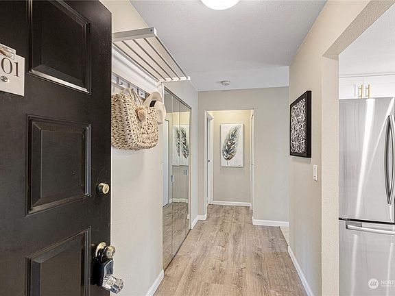 2nd image of 10508 NE 32nd Pl APT G201