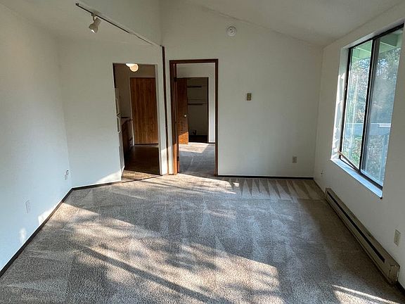4th image of 2513 Cedarwood Ave APT 2
