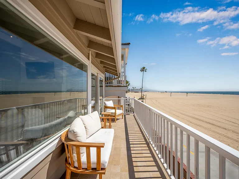 1706 W Oceanfront — Photo 1