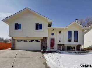 13823 Greenfield Rd, Omaha, NE 68138