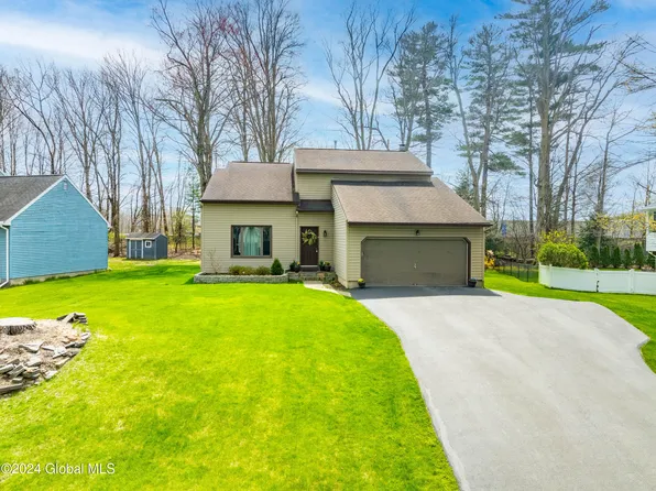 29 Laura Drive, Latham, NY 12110