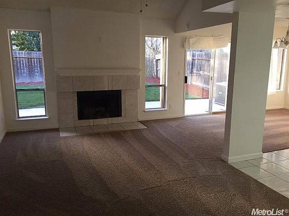 3rd image of 2724 Independence Ave