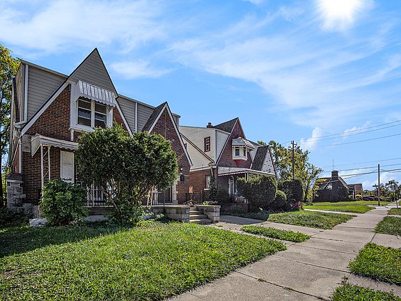 3rd image of 13918 Roselawn St
