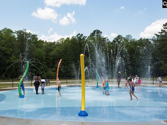 3rd image of 214 Barracks Rd