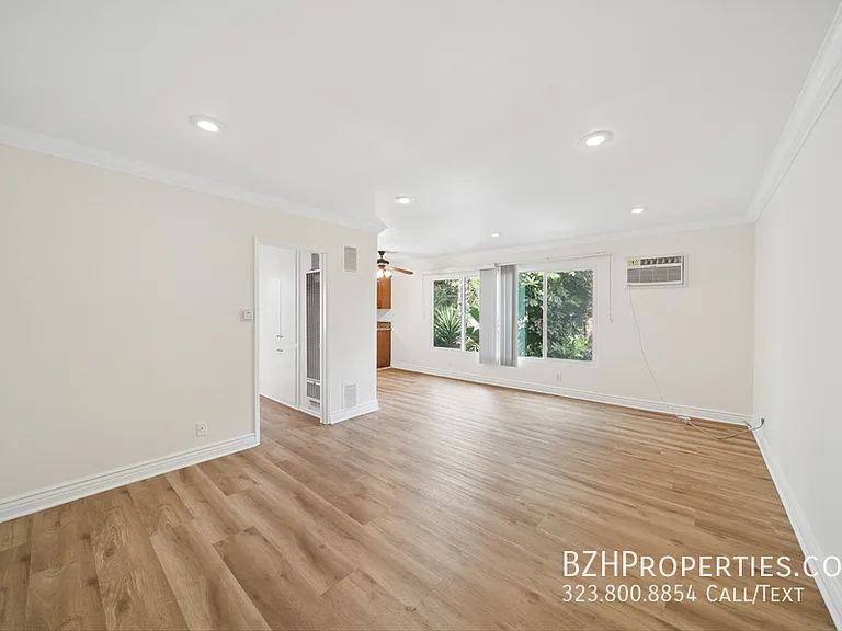 1215 N Hayworth Ave #203A — Photo 2