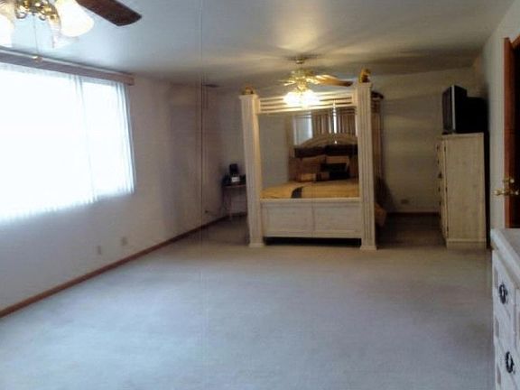 5th image of 3020 N Oconto Ave