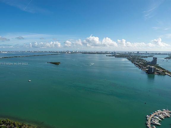 3rd image of 1750 N Bayshore Dr APT 5102