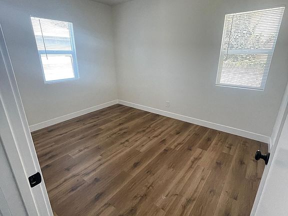 5th image of 10819 S Western Ave #1/2