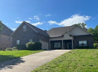 782 Kennesaw Ln, Lenoir City, TN 37771