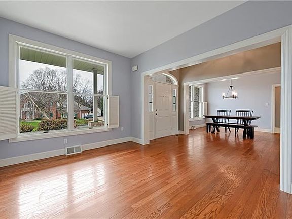 3rd image of 9570 Downing Pl