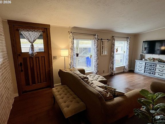 4th image of 660 Village Dr #13