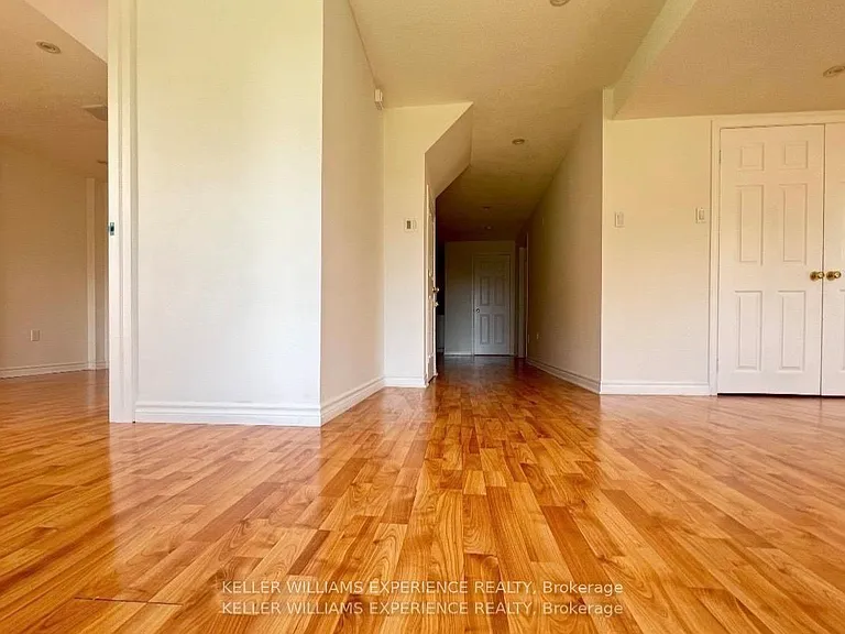 44 Alpine Cres #BASEMENT — Photo 4