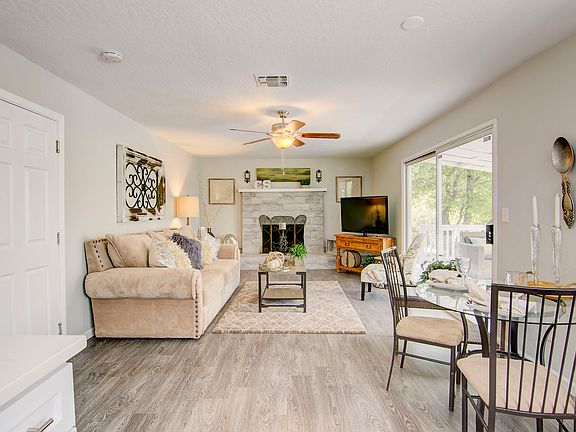 4th image of 80 Blue Jay Dr