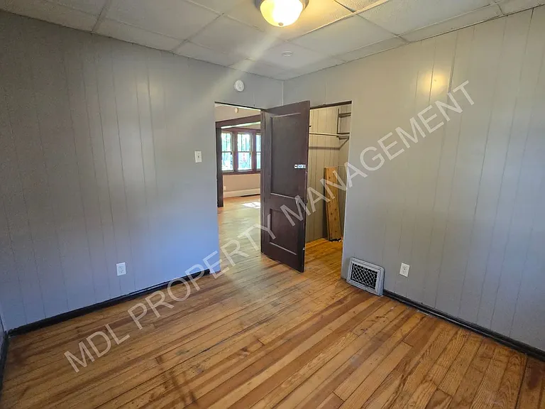 1715 Green St — Photo 4