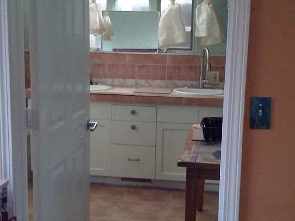 5th image of 429 Bellevue St #M