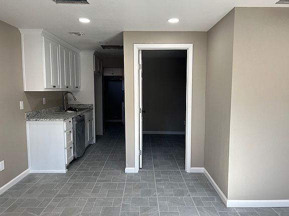 4th image of 202 1/2 N Morris St