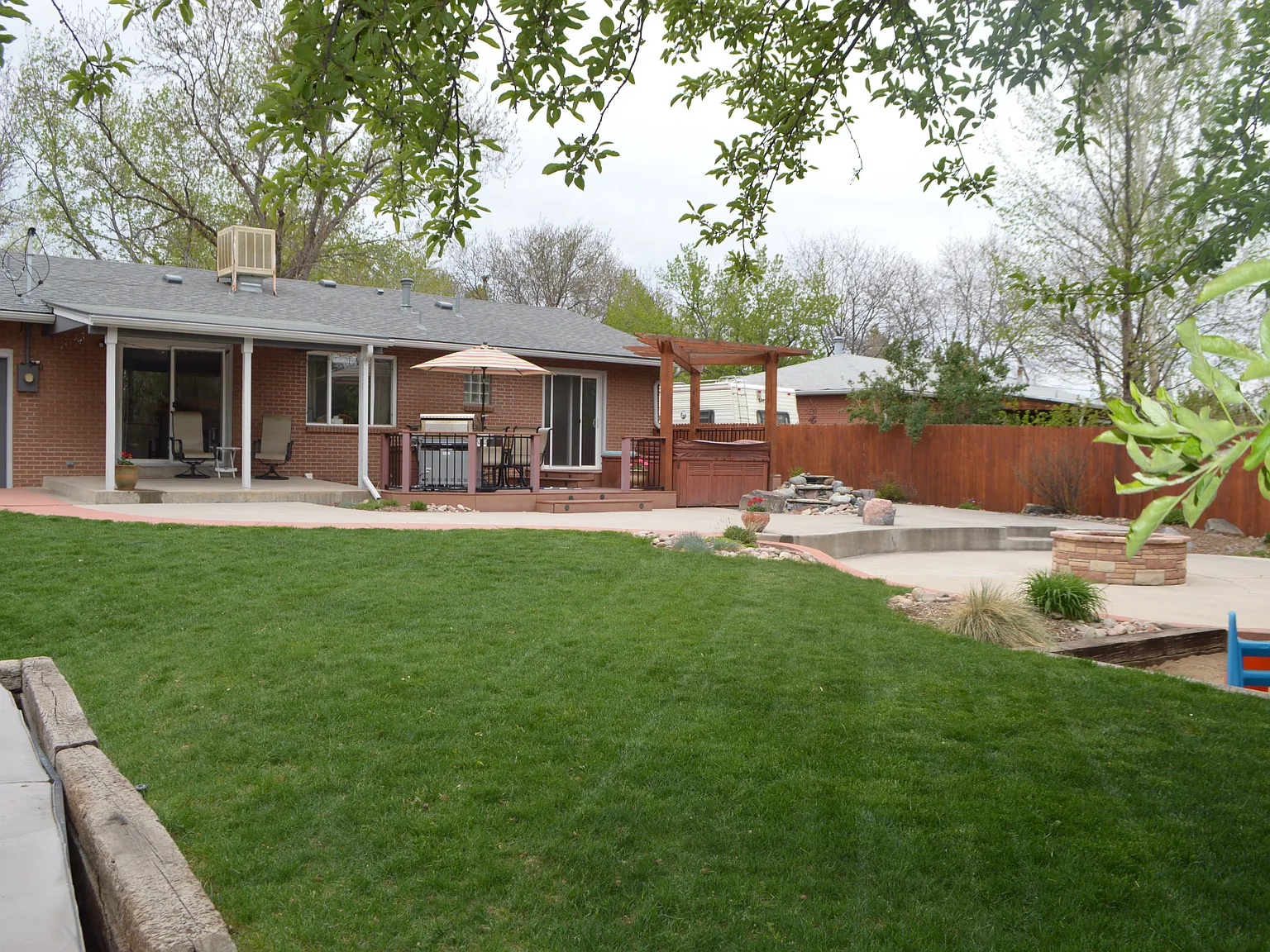 5 bed, 2441 sqft, $3,500 — Photo 2