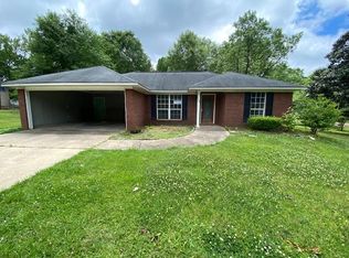 930 Linden Dr, Kosciusko, MS 39090