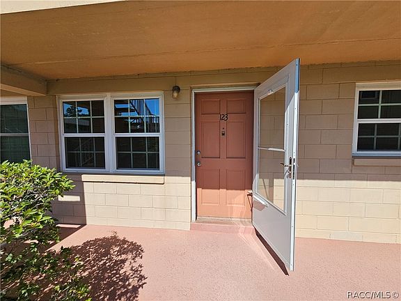 2nd image of 1100 E Caroline St APT 123
