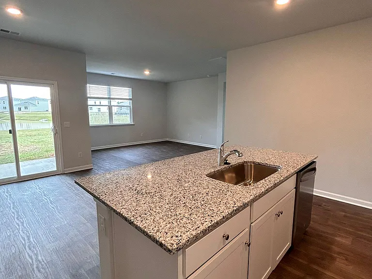 477 Lake Ridge Blvd — Photo 12