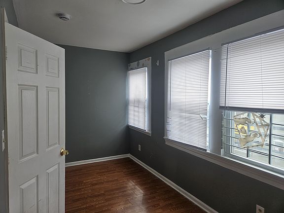 3rd image of 148 Palisades Ave #3