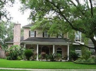 5215 Pine St, Bellaire, TX 77401