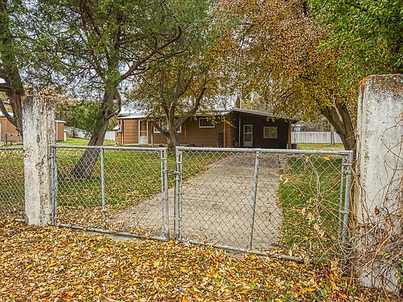 2nd image of 2058 Hickory Ave