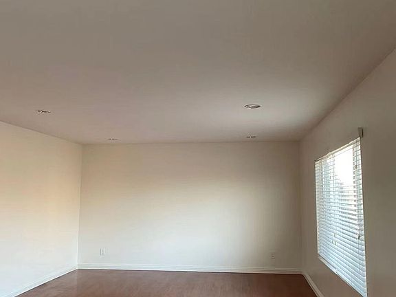 4th image of 3878 W 182nd St