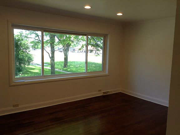 5th image of 1005 W North Ave APT A