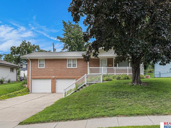 9014 Berry St, Omaha, NE 68127