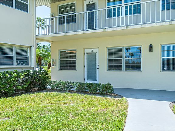 2nd image of 61 Woodland Dr APT 103
