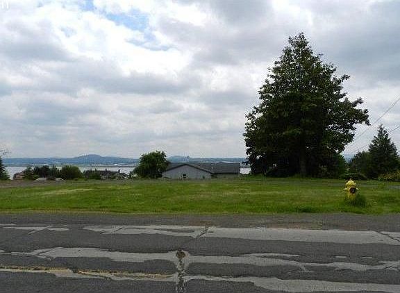 3rd image of 8401 SE Evergreen Hwy