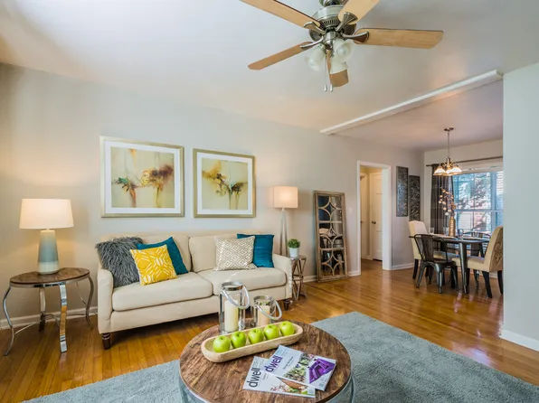 Crestwood Place Apartments