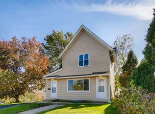 105 Oak St, Elgin, IL 60123