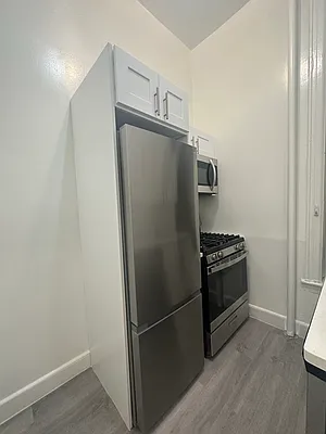 Rented by Peter R. Hungerford, LREB | media 17